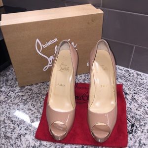 Christian Louboutin Very Prive Patent Nude 39.5